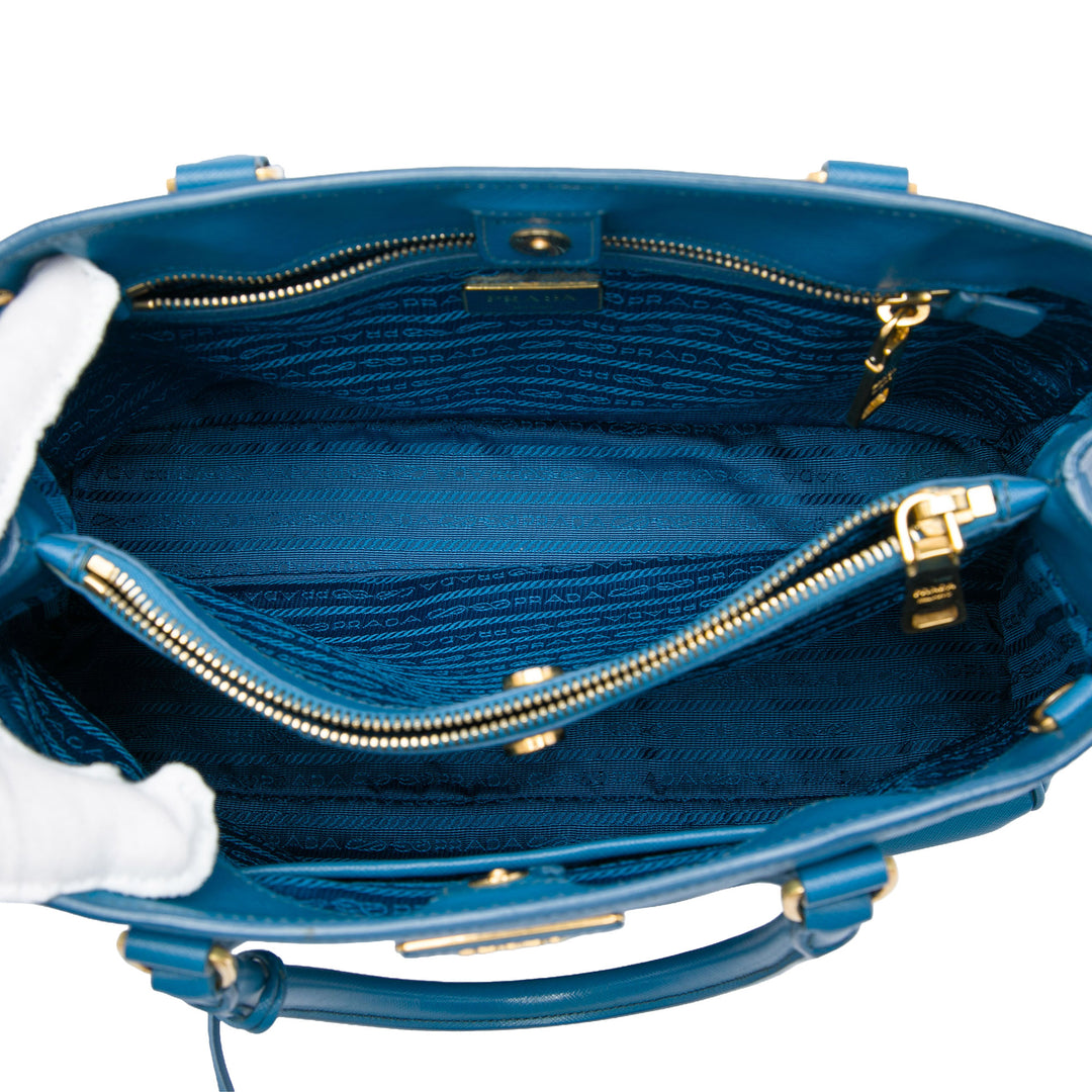 Prada Cabas Lux Gardeners Saffiano Petit Bleu – vue 4 – GABY PARIS