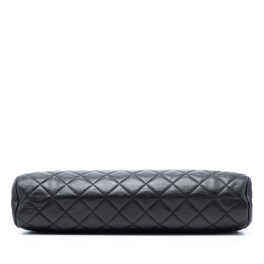 Chanel Matelassé Cuir d’agneau Timeless Kisslock Pochette