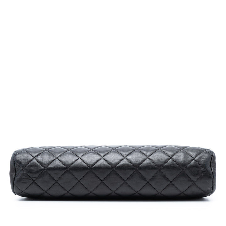 Chanel Matelassé Cuir d’agneau Timeless Kisslock Pochette