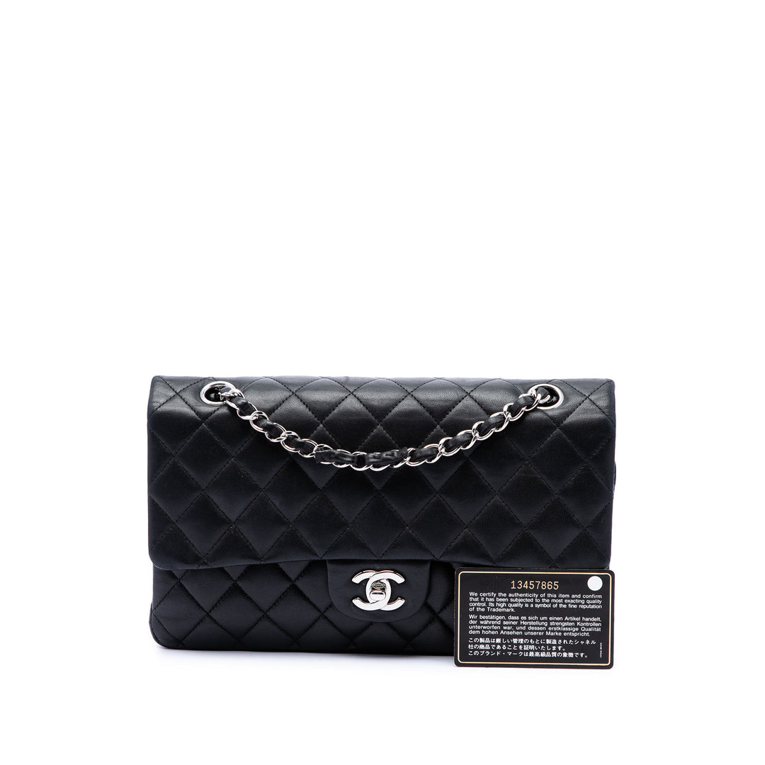 Chanel Sac porté épaule Classic Double rabat Moyen Cuir d'agneau Noir – vue 7 – GABY PARIS