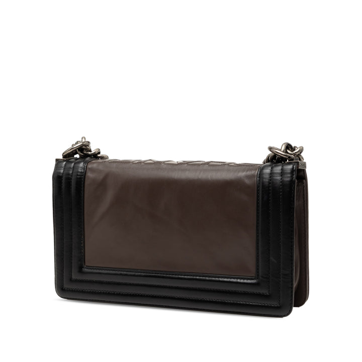 Chanel Old Medium Bicolor Glazed Cuir de veau Boy à rabat
