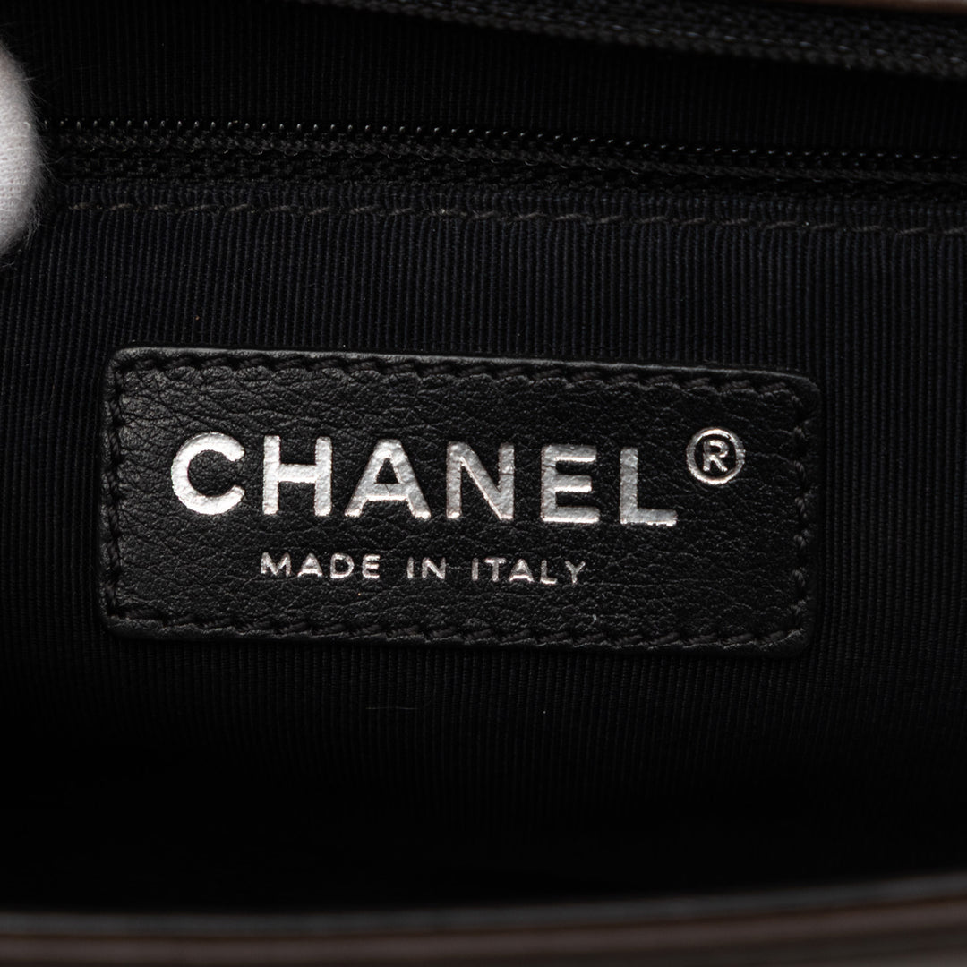 Chanel Old Medium Bicolor Glazed Cuir de veau Boy à rabat