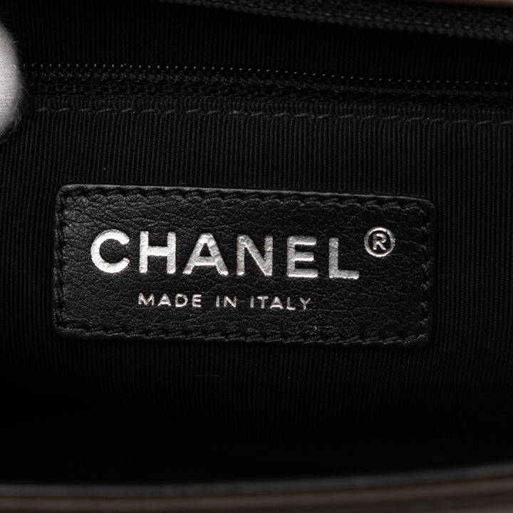 Chanel Old Medium Bicolor Glazed Cuir de veau Boy à rabat