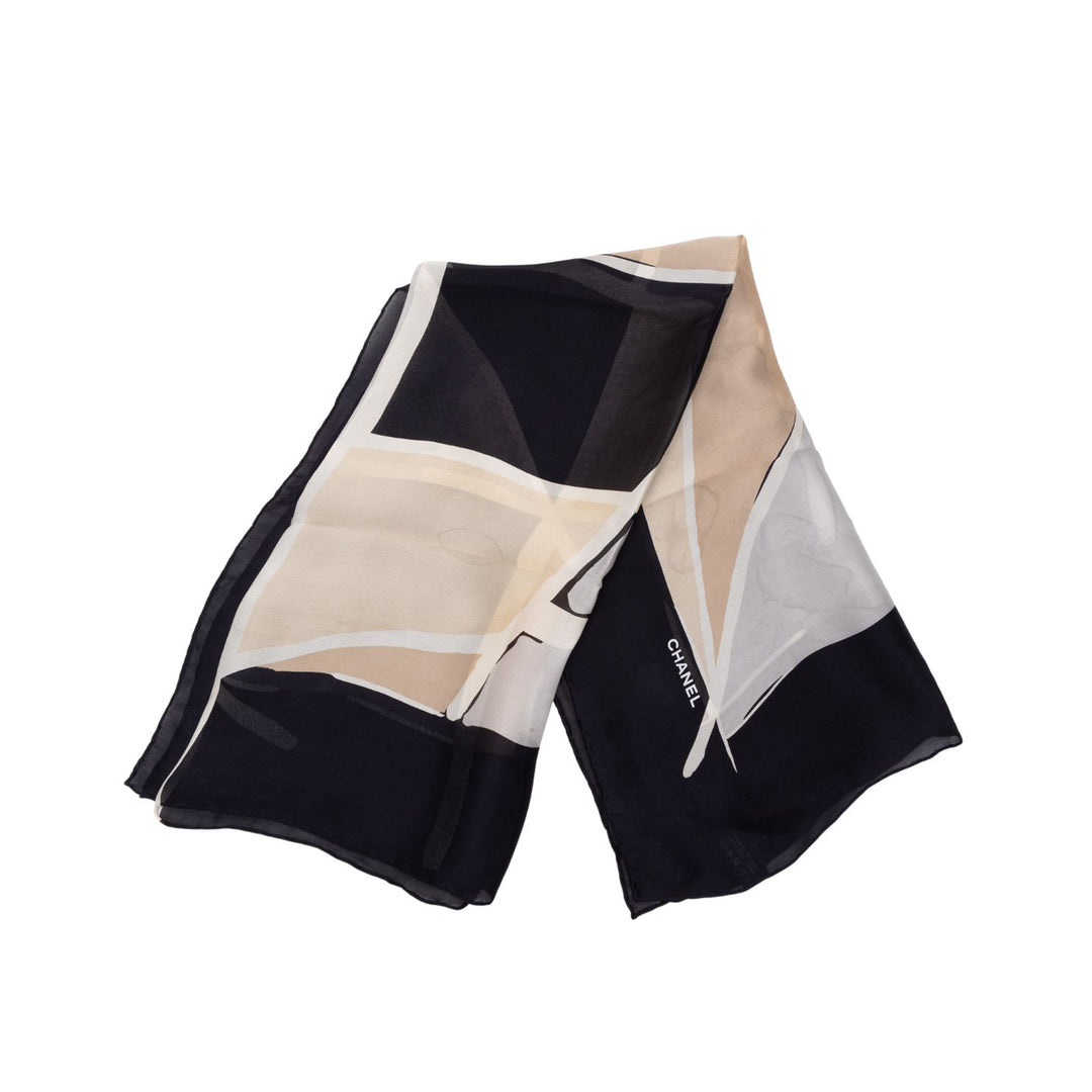 Chanel Foulard CC Geometric Imprimé Noir – vue principale – GABY PARIS
