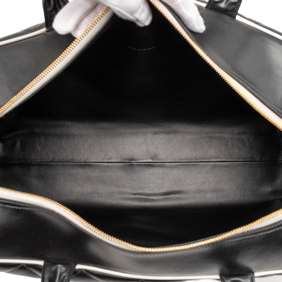 Chanel Matelassé Cuir de veau Logo Bowler Weekend Sac