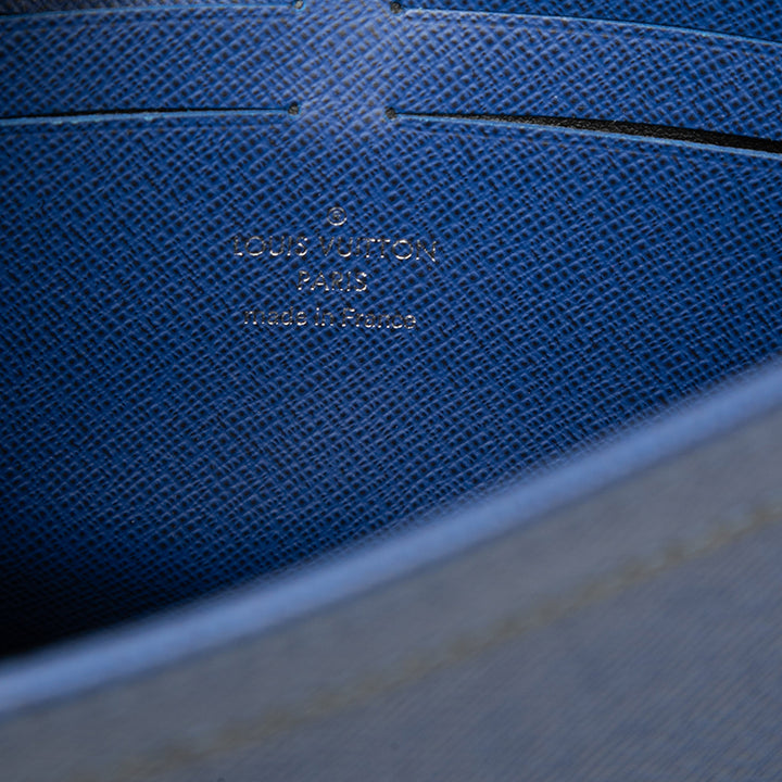 Louis Vuitton Taiga Pochette Voyage MM