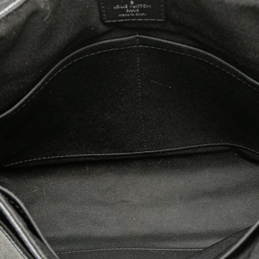 Louis Vuitton Damier Graphite District MM Noir