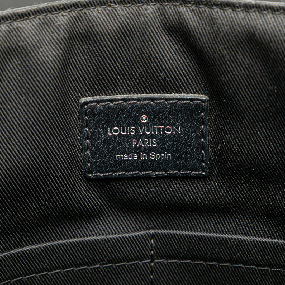 Louis Vuitton Damier Graphite District MM Noir