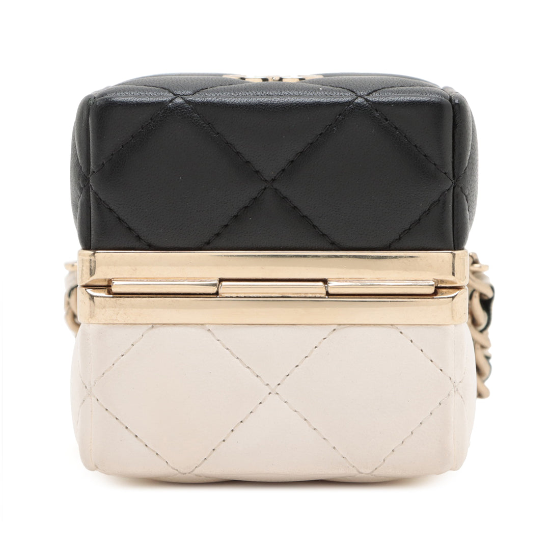 Chanel Bicolor Quilted Cuir d’agneau Cube Pochette with Chain Blanc