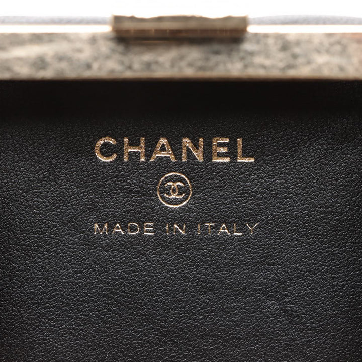 Chanel Bicolor Quilted Cuir d’agneau Cube Pochette with Chain Blanc