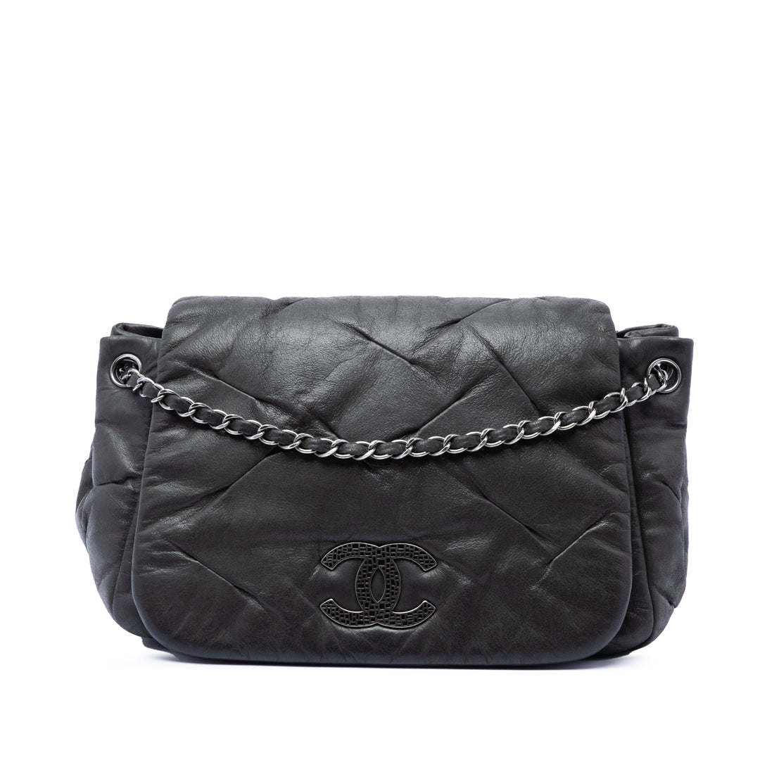 Chanel Iridescent Cuir de veau Glint Accordion à rabat