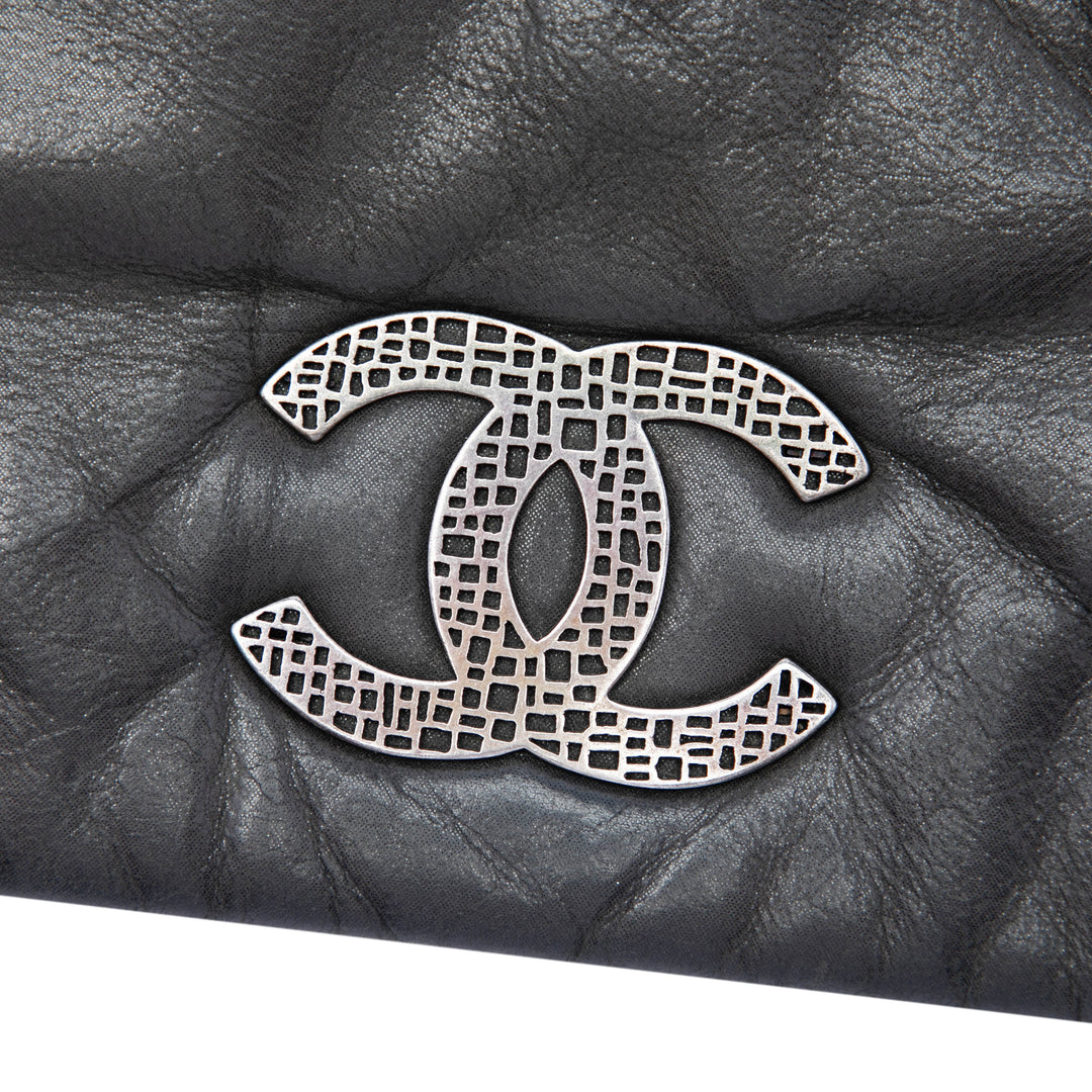 Chanel Iridescent Cuir de veau Glint Accordion à rabat