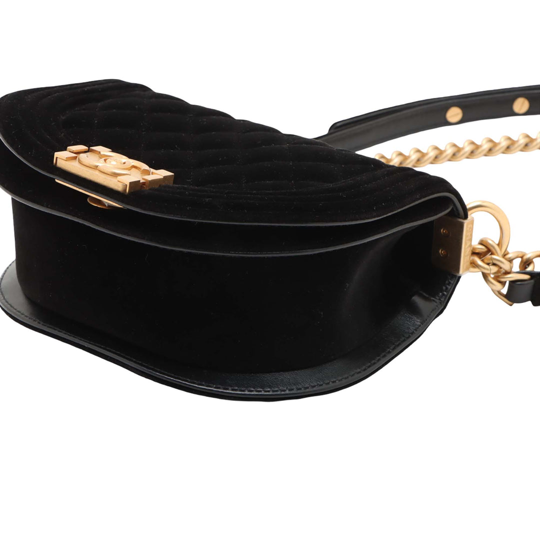 Chanel Small Matelassé Velours Boy Messenger Sac