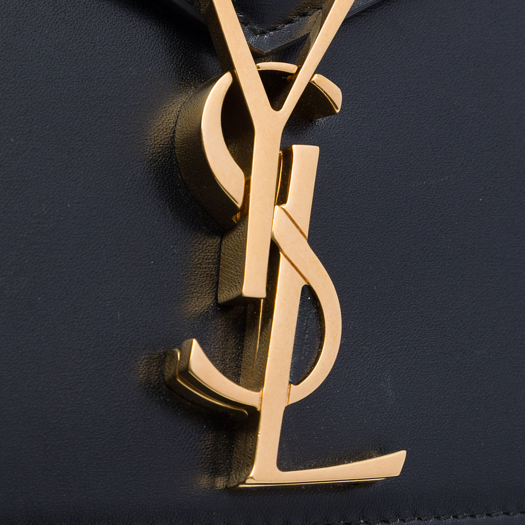 Saint Laurent Smooth Cuir de veau Monogram Cassandra Clasp Sac