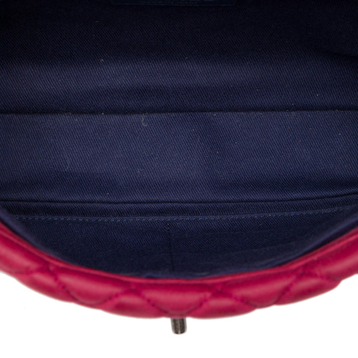 Chanel Matelassé Irisé New Bubble à rabat Grand Cuir de veau Rouge – vue 4 – GABY PARIS