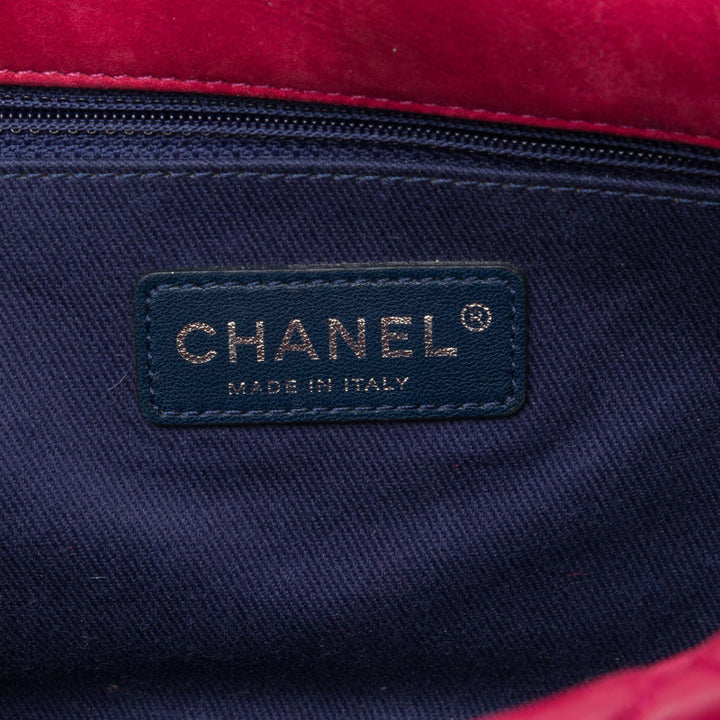 Chanel Matelassé Irisé New Bubble à rabat Grand Cuir de veau Rouge – vue 5 – GABY PARIS
