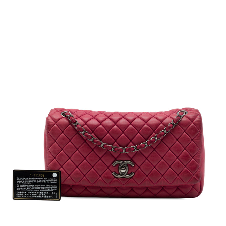 Chanel Matelassé Irisé New Bubble à rabat Grand Cuir de veau Rouge – vue 7 – GABY PARIS