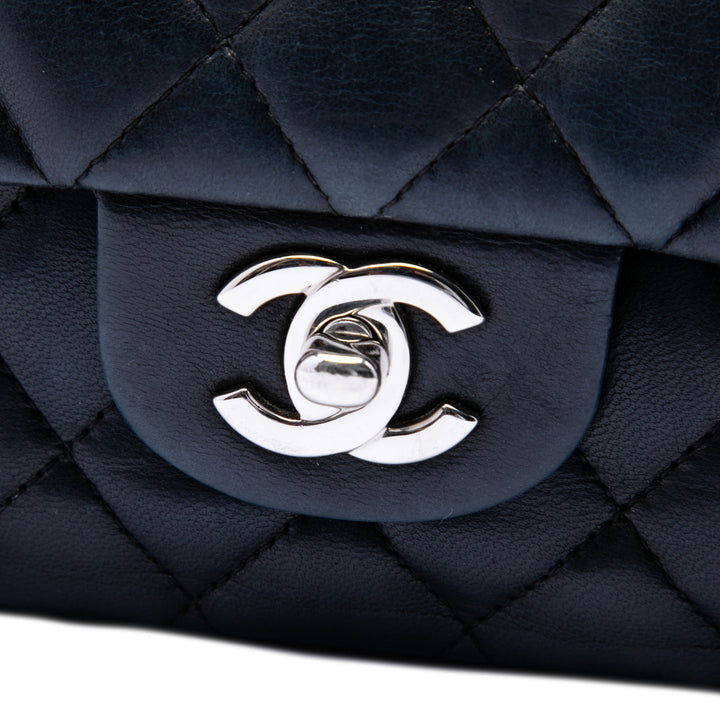 Chanel Medium Classic Cuir d’agneau Double rabat