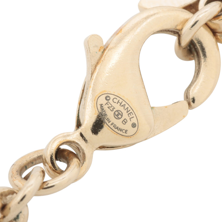 Chanel Doré Plated Heart Logo Rhinestone Collier Doré