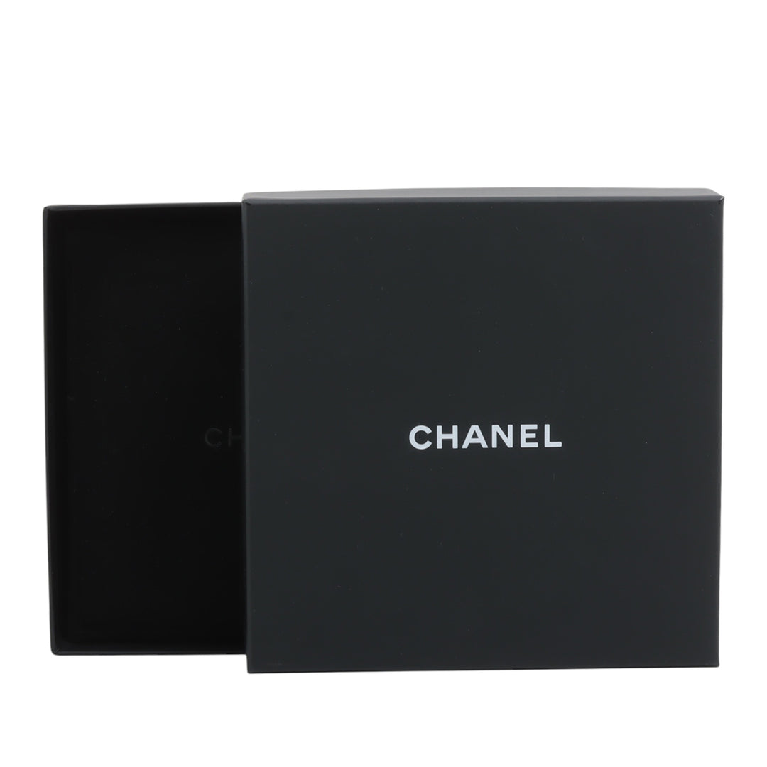 Chanel Doré Plated Heart Logo Rhinestone Collier Doré