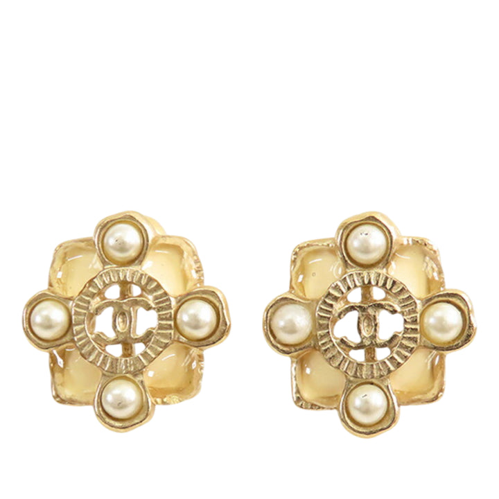 Chanel CC Doré Plated Resin and Faux Pearl Push Back Boucle d’oreilles Doré – GABY PARIS Authentique