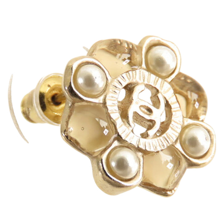 Chanel CC Doré Plated Resin and Faux Pearl Push Back Boucle d’oreilles Doré – GABY PARIS Authentique