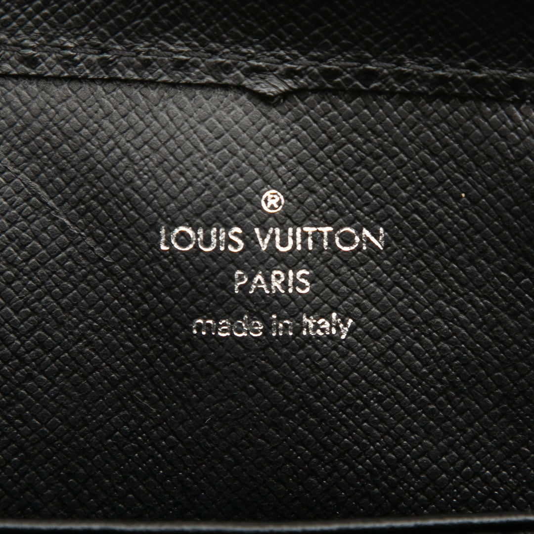 Louis Vuitton Taiga Pochette Baikal