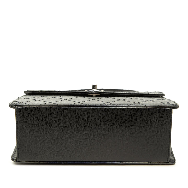 Chanel CC Matelassé à rabat Cuir caviar Noir – vue 3 – GABY PARIS