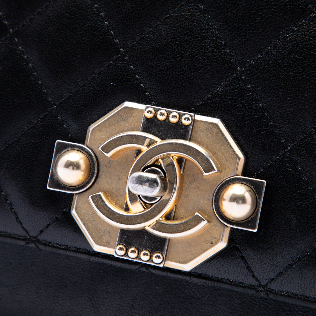 Chanel Paris Cosmopolite Medium Matelassé Cuir d’agneau Ritz à rabat