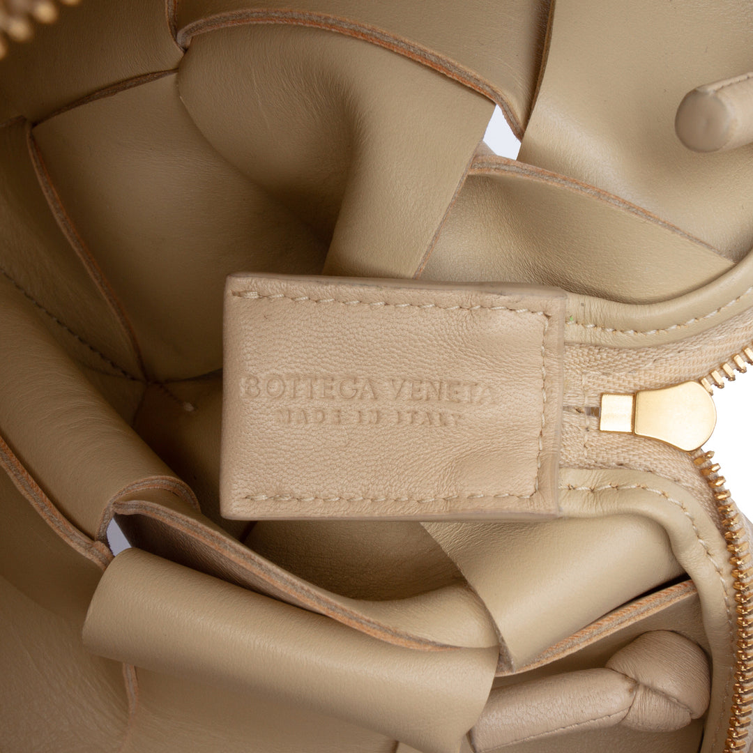 Intreccio Cassette Sac caméra Petit Cuir d'agneau Beige