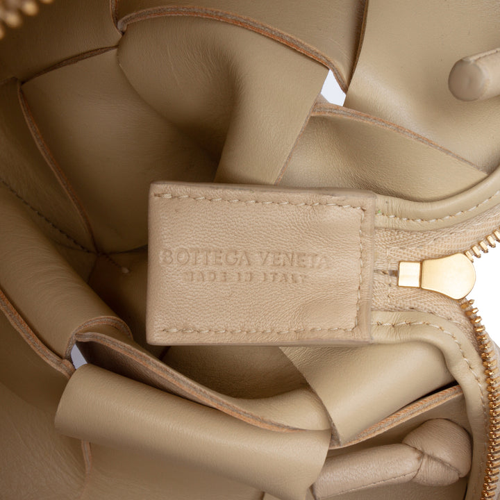 Intreccio Cassette Sac caméra Petit Cuir d'agneau Beige