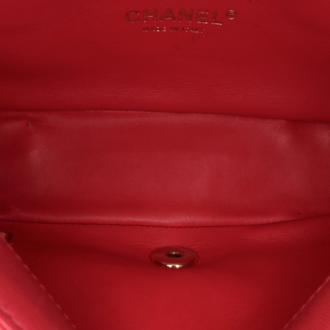 Chanel Matelassé Carry Chic à rabat Mini Cuir d'agneau