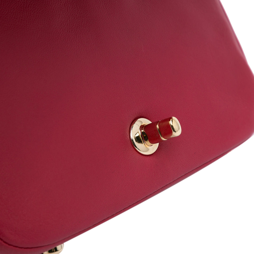 Chanel Matelassé Carry Chic à rabat Mini Cuir d'agneau