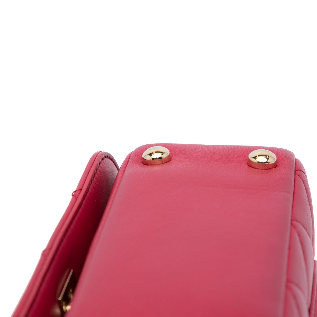 Chanel Matelassé Carry Chic à rabat Mini Cuir d'agneau