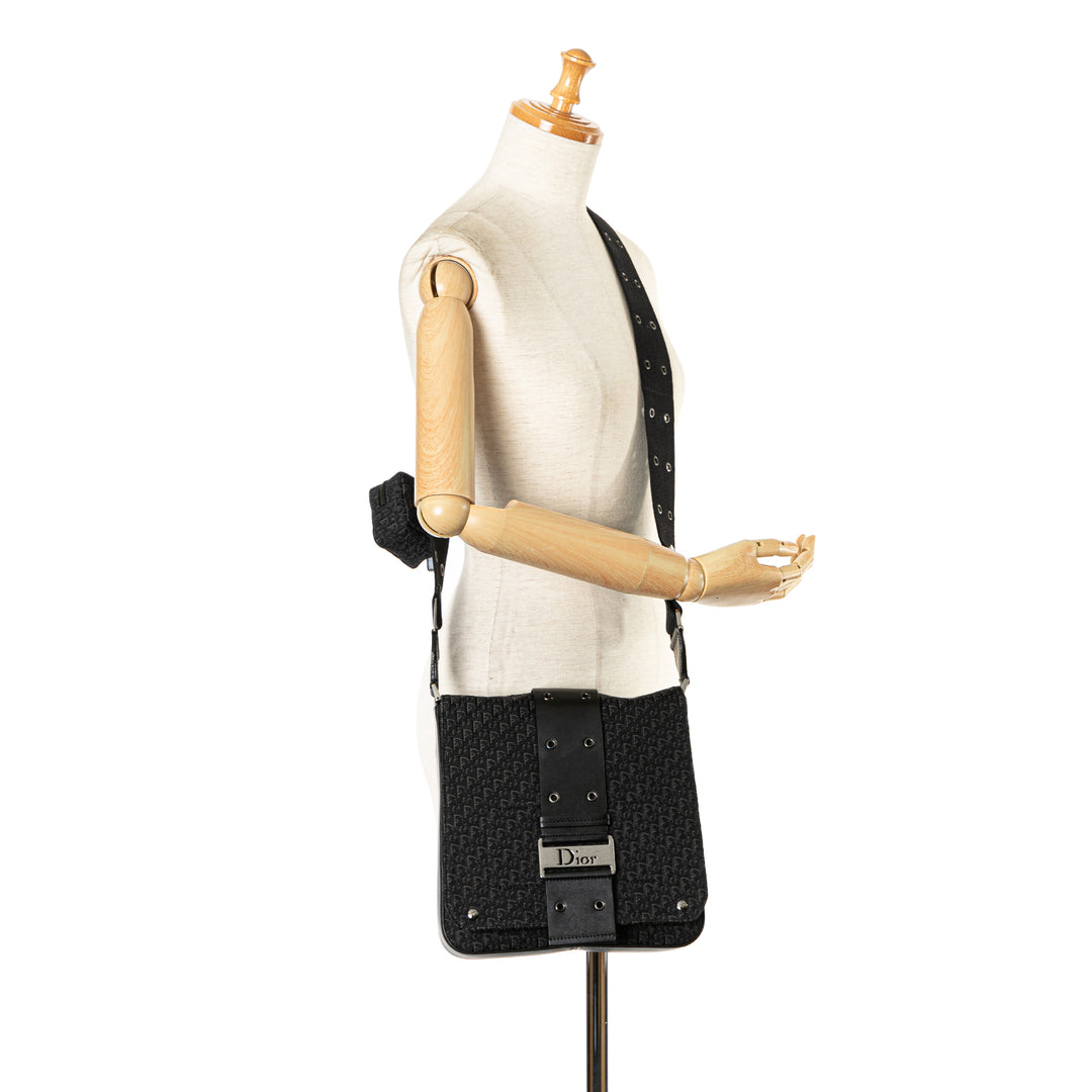 Oblique Canvas Street Chic Crossbody Black - Gaby Paris