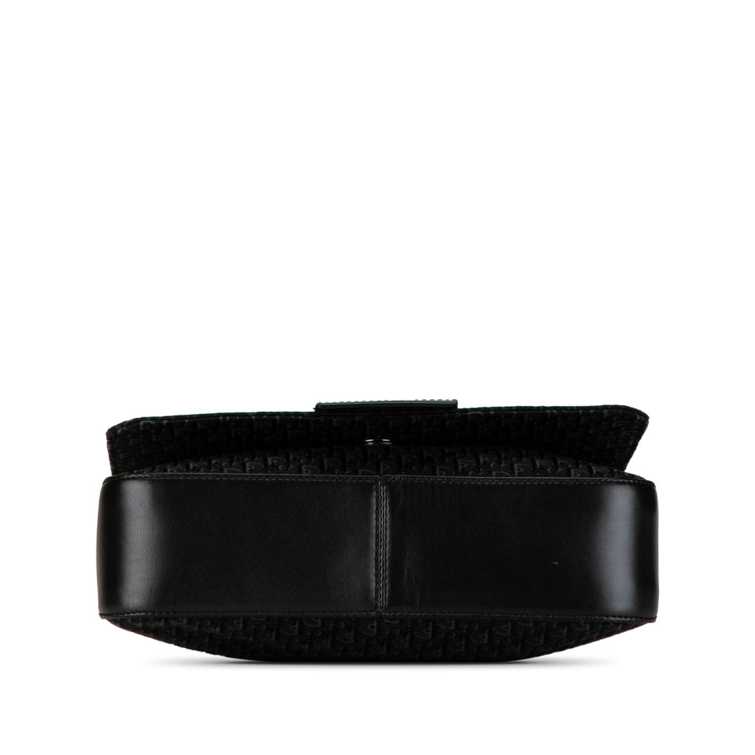 Oblique Canvas Street Chic Crossbody Black - Gaby Paris