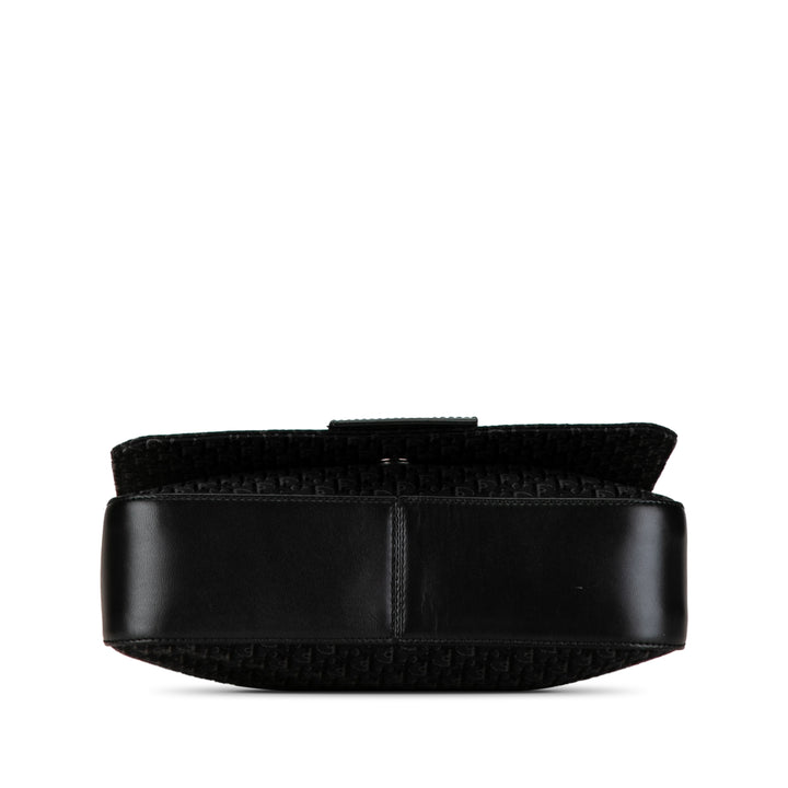 Oblique Canvas Street Chic Crossbody Black - Gaby Paris