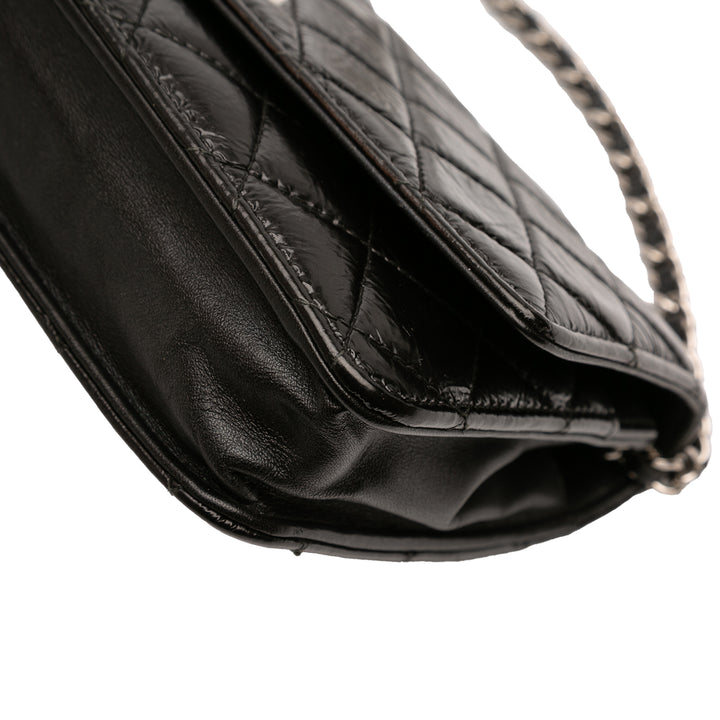 Chanel CC Matelassé froissé Cuir verni Wallet on Chain