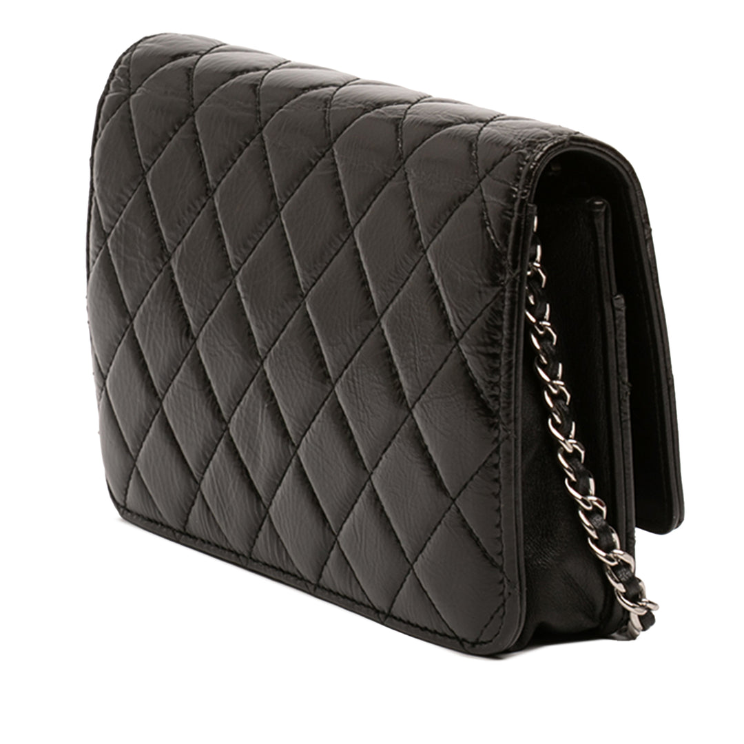 Chanel CC Matelassé froissé Cuir verni Wallet on Chain