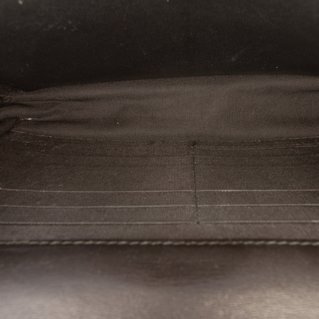 Chanel CC Matelassé froissé Cuir verni Wallet on Chain