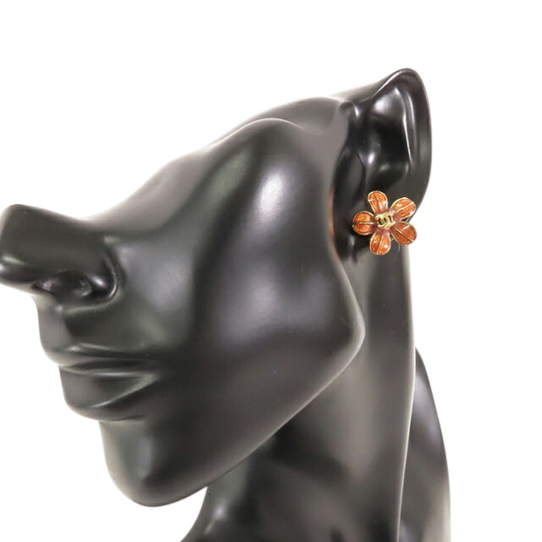 Chanel plaqué Resin CC Flower fermoir poussette Boucle d’oreilles