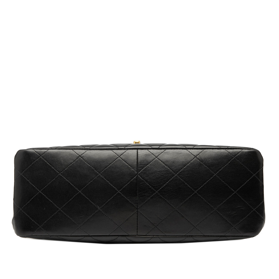 Chanel Jumbo Matelassé Cuir d’agneau Double Sided à rabat