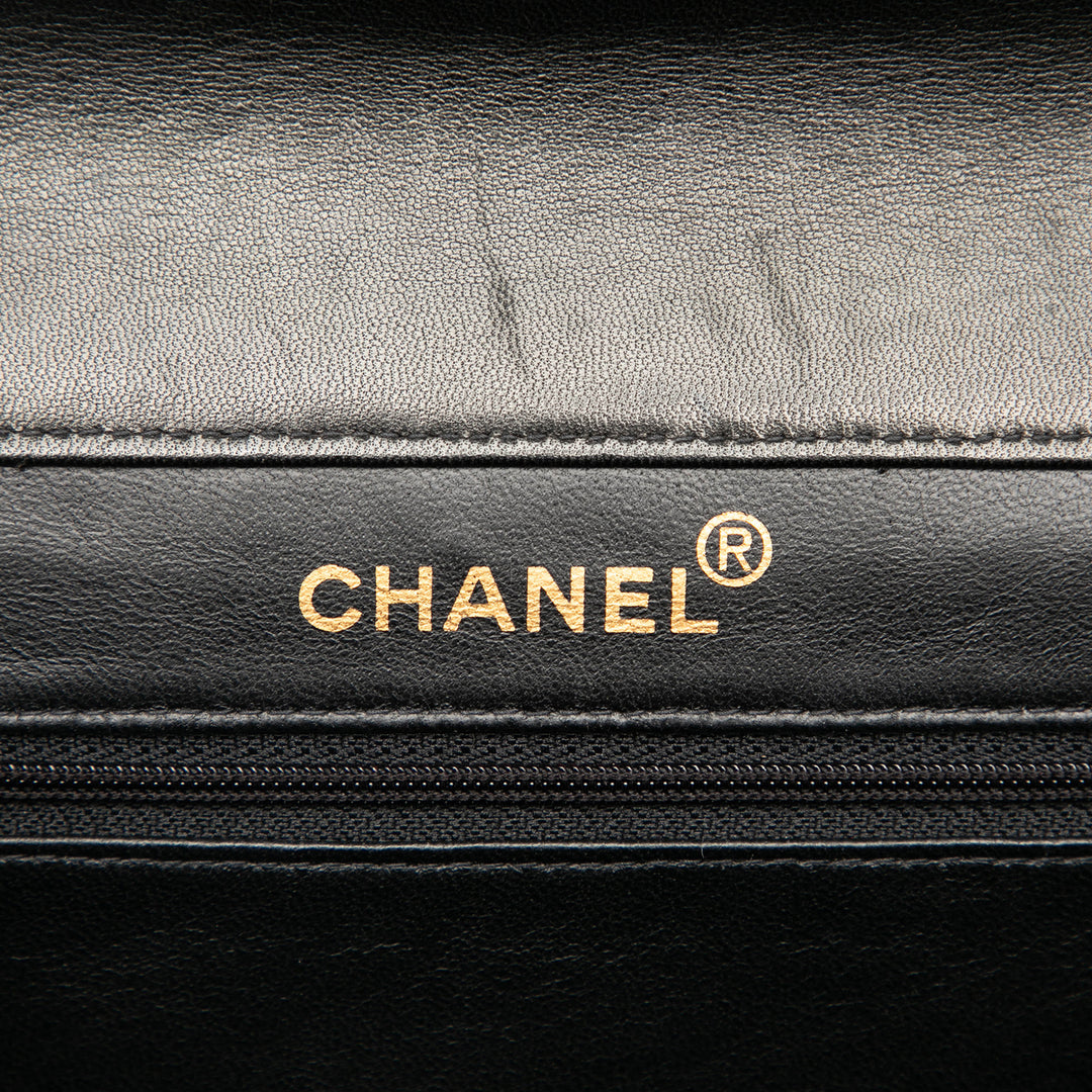 Chanel Jumbo Matelassé Cuir d’agneau Double Sided à rabat