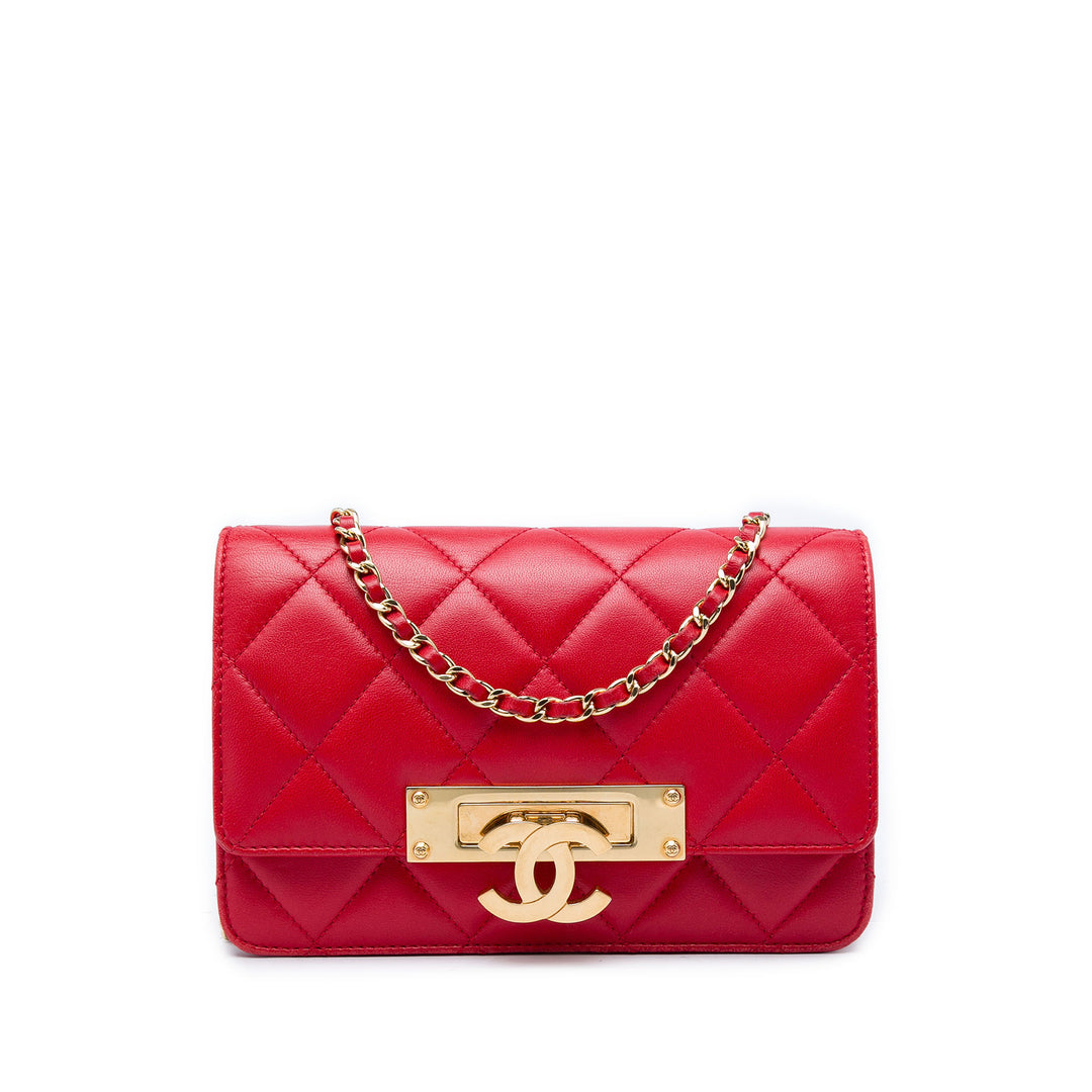 Chanel Matelassé Golden Class à rabat Moyen Cuir d'agneau Rouge – vue principale – GABY PARIS