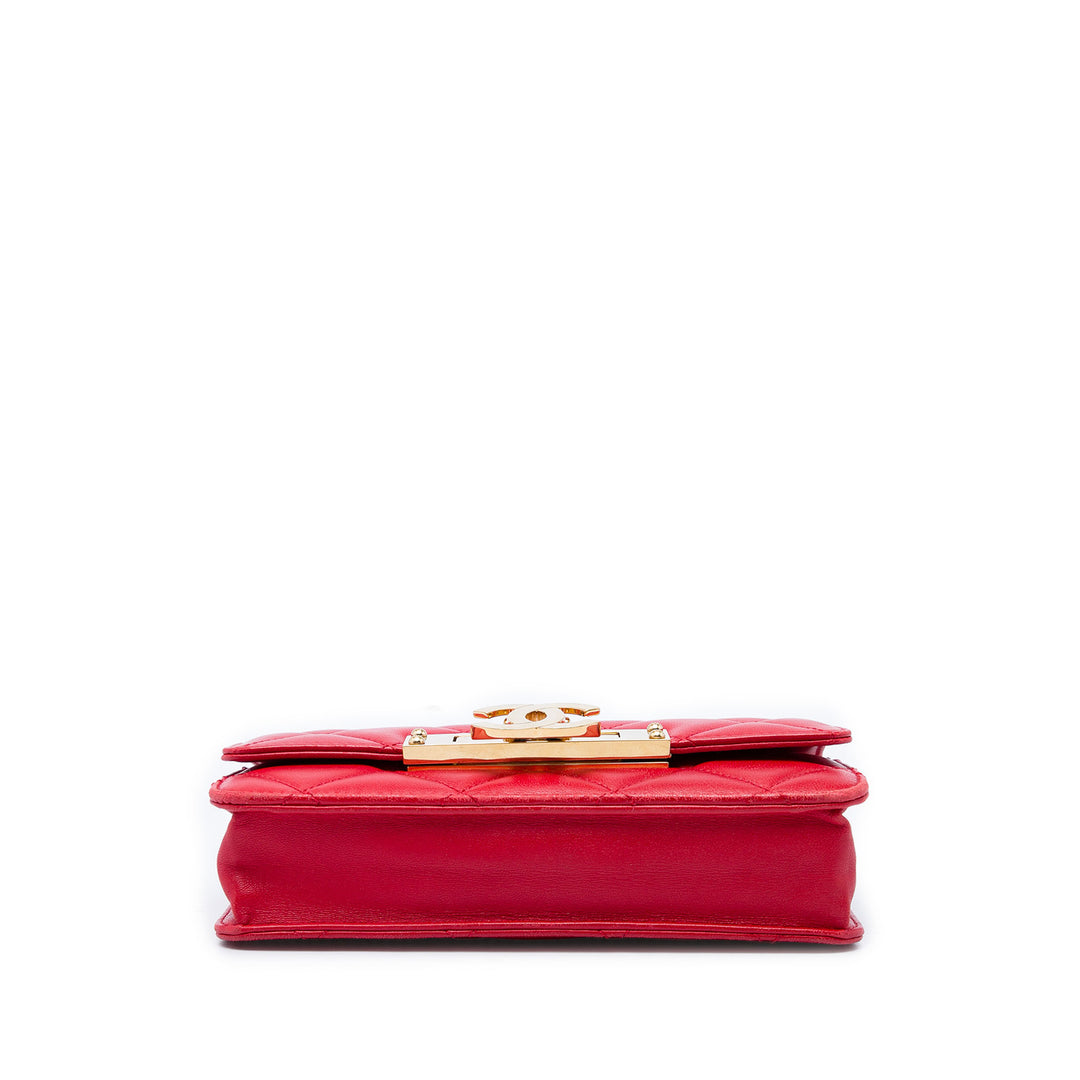 Chanel Matelassé Golden Class à rabat Moyen Cuir d'agneau Rouge – vue 3 – GABY PARIS