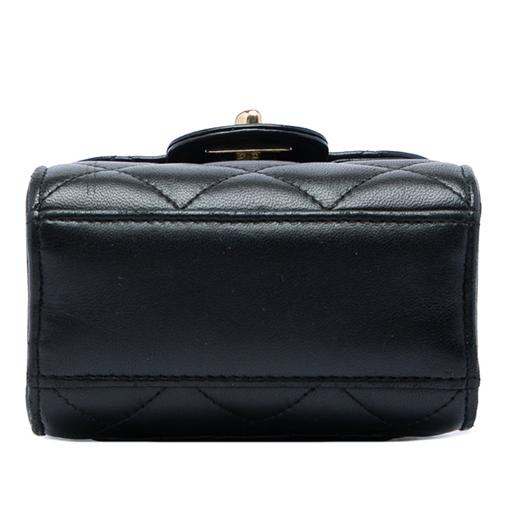 Chanel CC Matelassé Cuir d'agneau Phone Holder avec chaîne