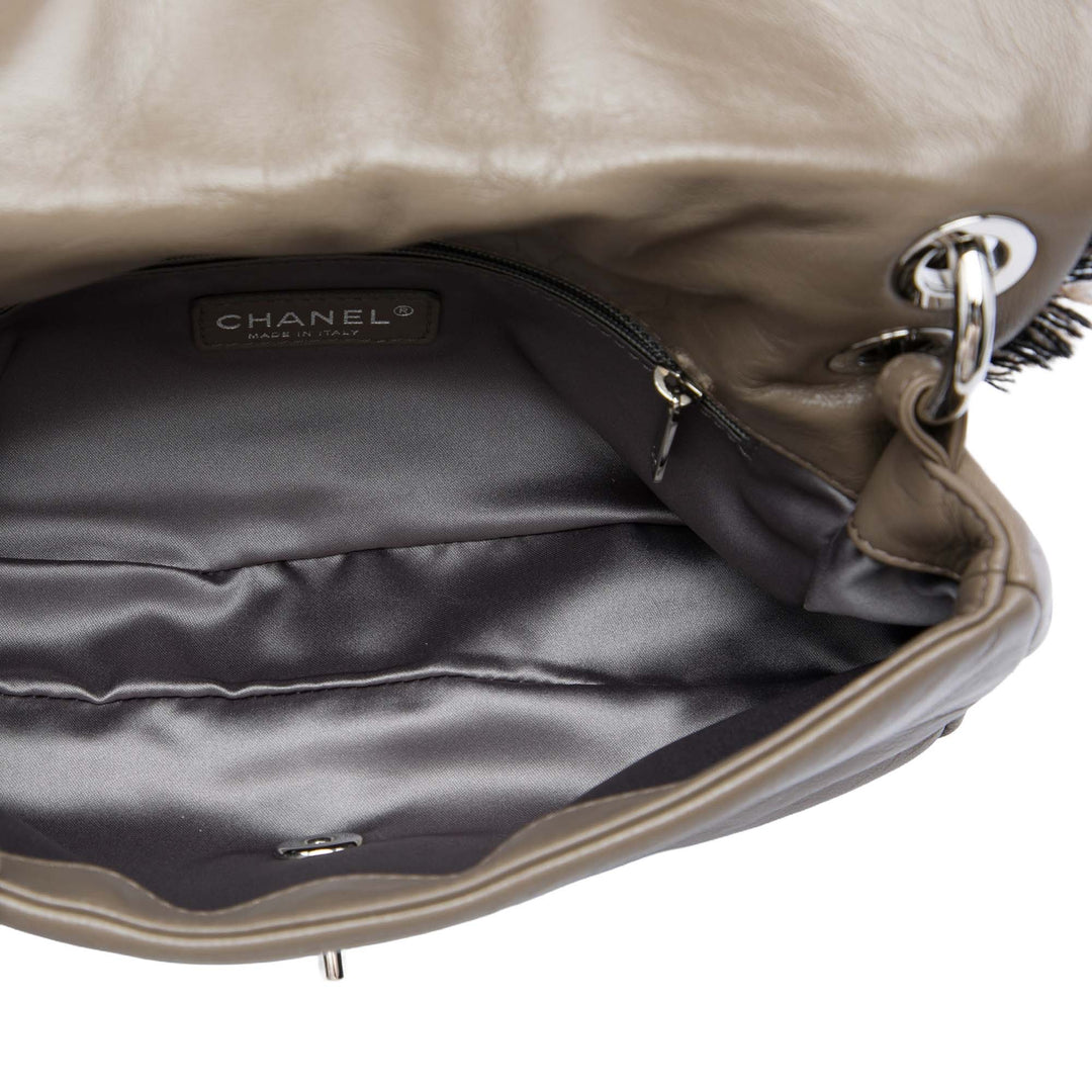 Chanel Funny à rabat Cuir d'agneau Marron – vue 3 – GABY PARIS