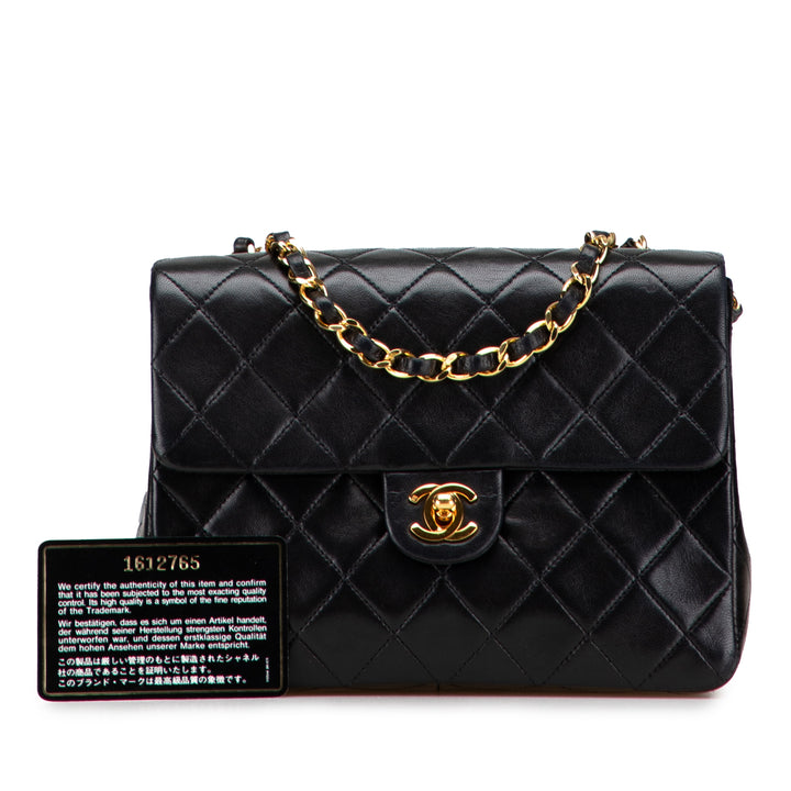 Chanel Small Square Quilted Cuir d’agneau Flap Noir