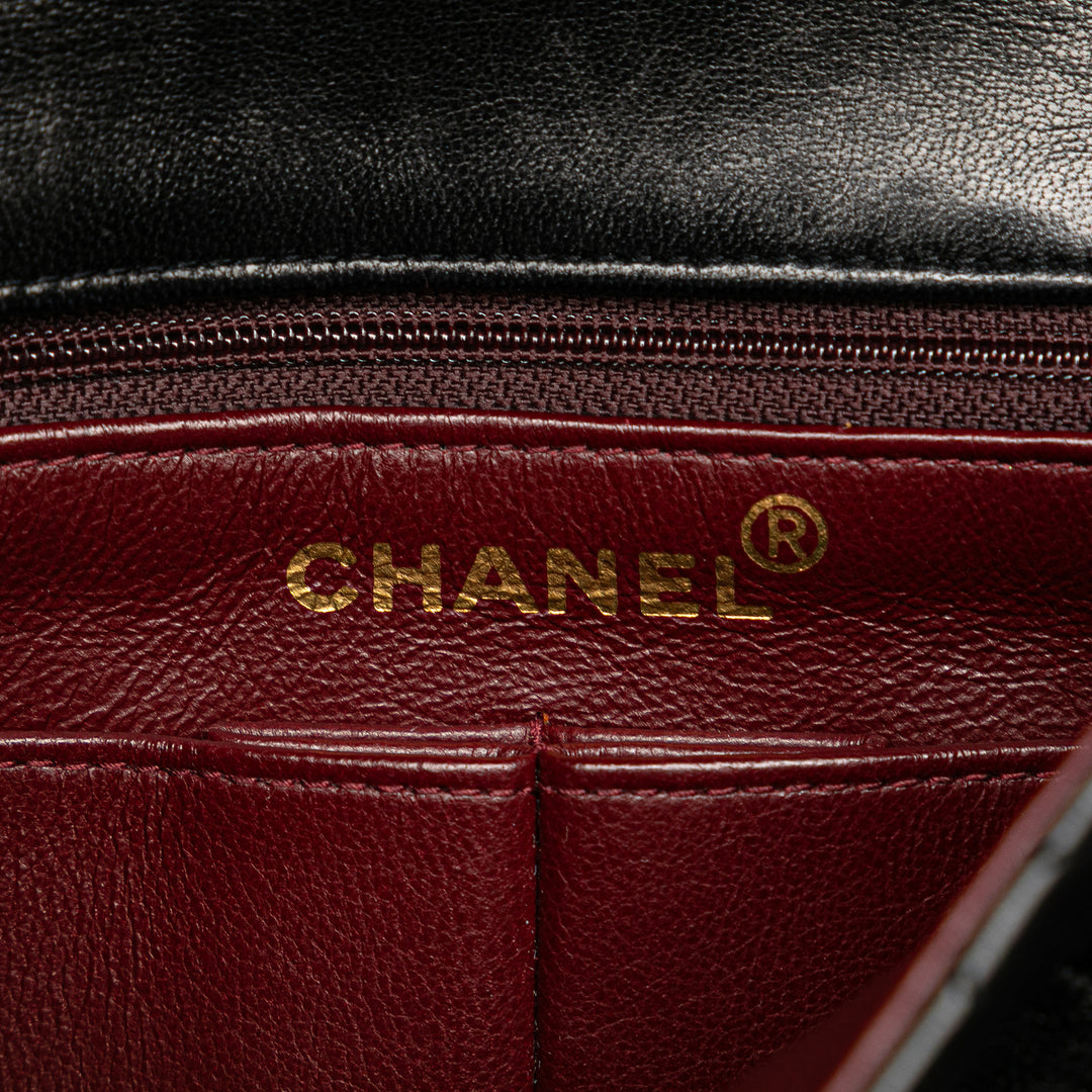 Chanel Small Square Quilted Cuir d’agneau Flap Noir