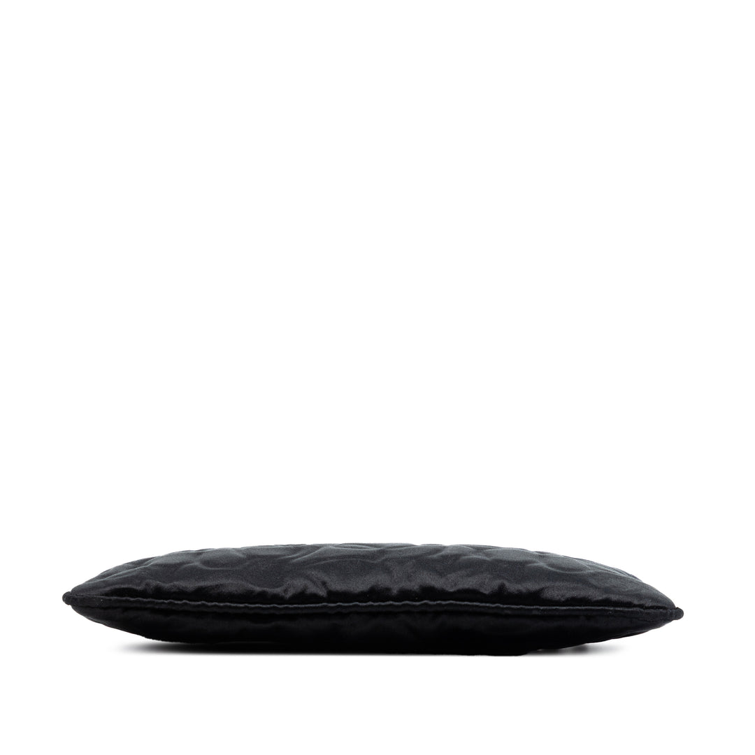 Chanel embossé Camellia Chaîne Pochette Satin